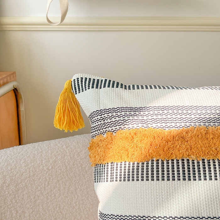 91家纺网 家纺一手货源 找家纺 诺可 2025新款跨境轻奢重工艺款编织布流苏款抱枕 编织流苏-黄黑