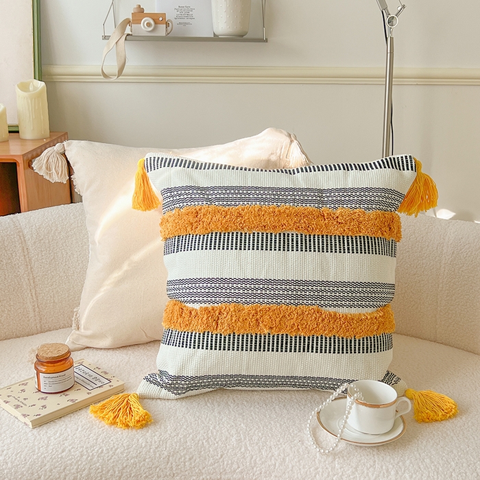 91家纺网 家纺一手货源 找家纺 诺可 2025新款跨境轻奢重工艺款编织布流苏款抱枕 编织流苏-黄黑