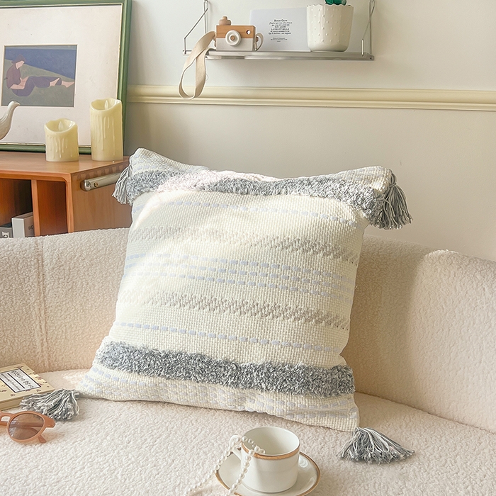 91家纺网 家纺一手货源 找家纺 诺可 2025新款跨境轻奢重工艺款编织布流苏款抱枕 编织流苏-灰