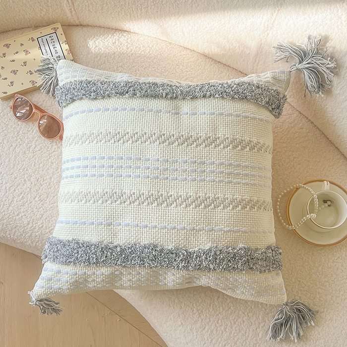 91家纺网 家纺一手货源 找家纺 诺可 2025新款跨境轻奢重工艺款编织布流苏款抱枕 编织流苏-灰