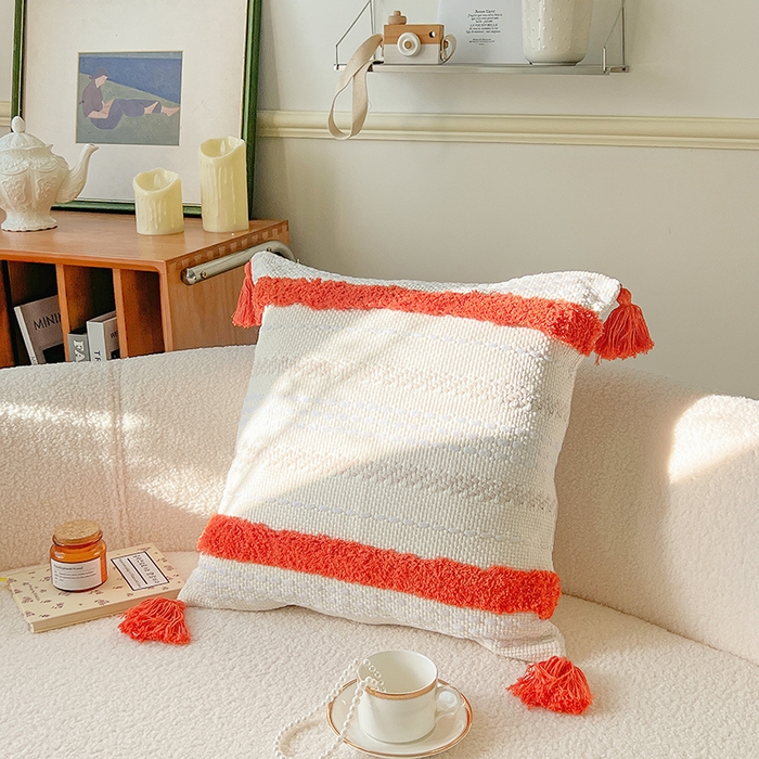 91家纺网 家纺一手货源 找家纺 诺可 2025新款跨境轻奢重工艺款编织布流苏款抱枕 编织流苏-浅红