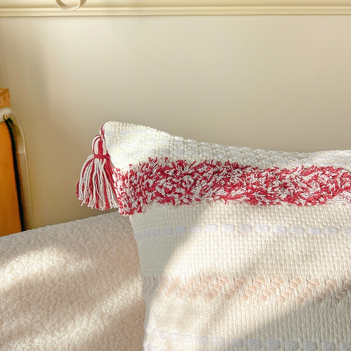 91家纺网 家纺一手货源 找家纺 诺可 2025新款跨境轻奢重工艺款编织布流苏款抱枕 编织流苏-深红