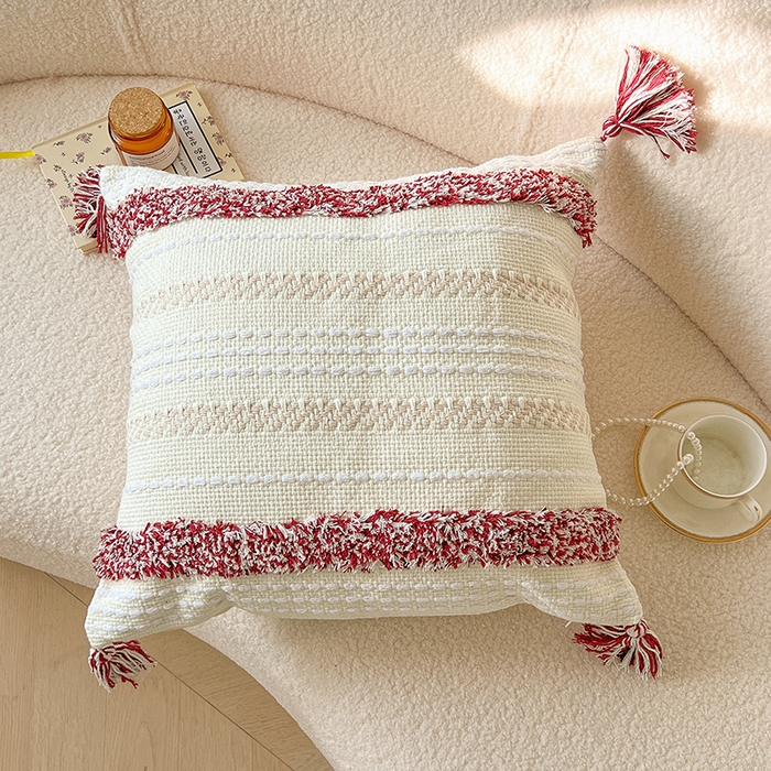 91家纺网 家纺一手货源 找家纺 诺可 2025新款跨境轻奢重工艺款编织布流苏款抱枕 编织流苏-深红