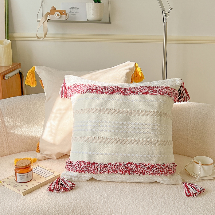 91家纺网 家纺一手货源 找家纺 诺可 2025新款跨境轻奢重工艺款编织布流苏款抱枕 编织流苏-深红