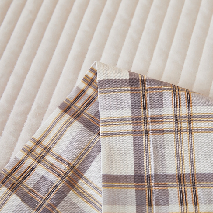 91家纺网 家纺一手货源 找家纺 三盛源 2025新款全棉纯棉双人长枕套1.5米成人纯棉长枕头套1.2卡通1.8m长款加长 草莓格子