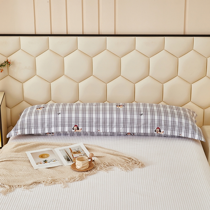 91家纺网 家纺一手货源 找家纺 三盛源 2025新款全棉纯棉双人长枕套1.5米成人纯棉长枕头套1.2卡通1.8m长款加长 可爱狗-灰