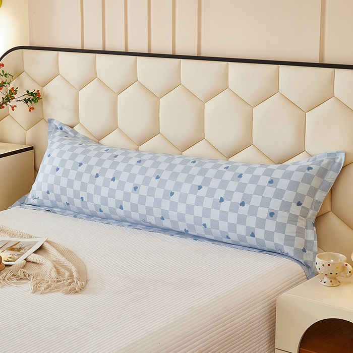 91家纺网 家纺一手货源 找家纺 三盛源 2025新款全棉纯棉双人长枕套1.5米成人纯棉长枕头套1.2卡通1.8m长款加长 心心相印