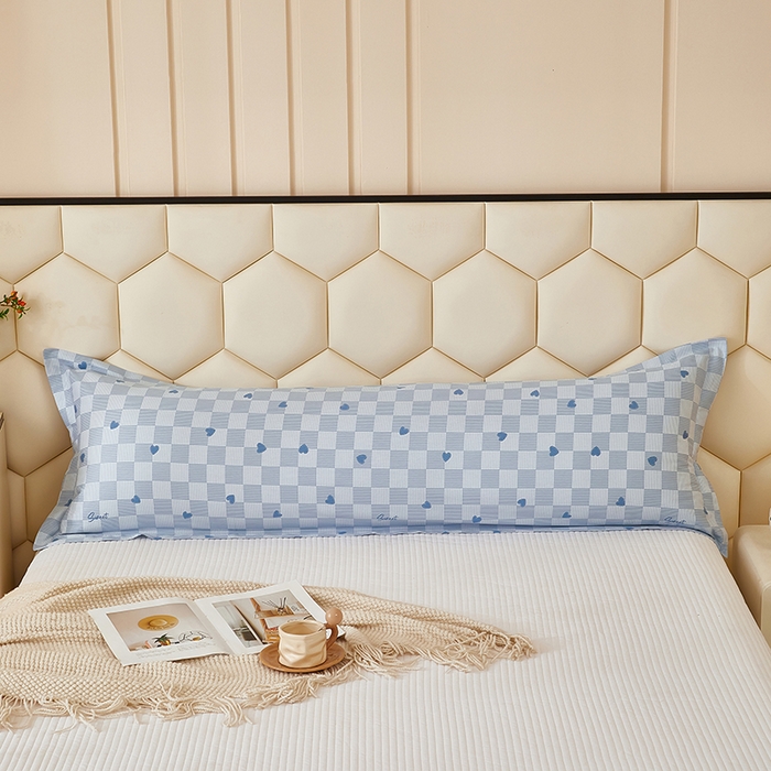 91家纺网 家纺一手货源 找家纺 三盛源 2025新款全棉纯棉双人长枕套1.5米成人纯棉长枕头套1.2卡通1.8m长款加长 心心相印