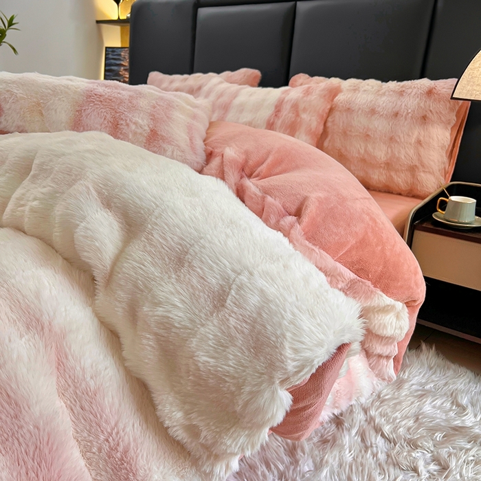 91家纺网 家纺一手货源 找家纺 金爱家 2025新品全消光牛奶绒A类纯色獭兔毛绒立体牛奶绒四件套 七彩泡泡粉