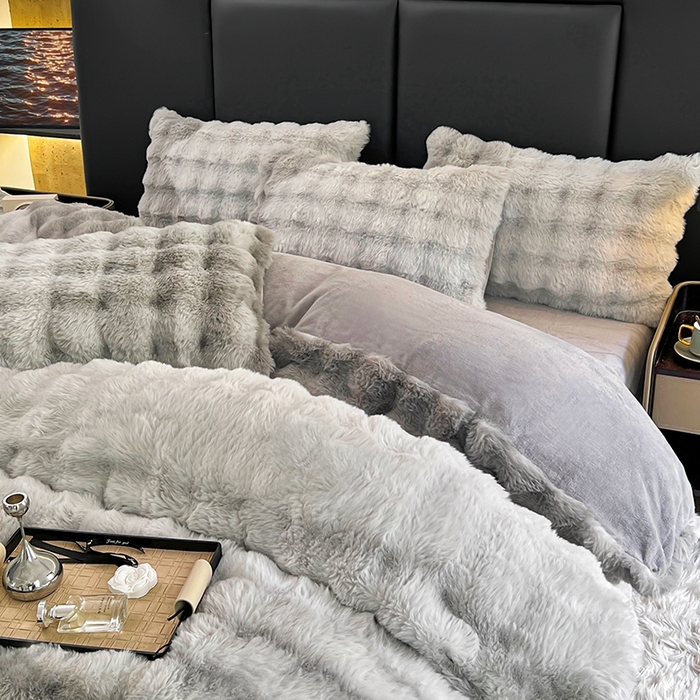 91家纺网 家纺一手货源 找家纺 金爱家 2025新品全消光牛奶绒A类纯色獭兔毛绒立体牛奶绒四件套 七彩泡泡灰