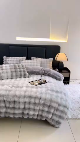 91家纺网 家纺一手货源 找家纺 金爱家 2025新品全消光牛奶绒A类纯色獭兔毛绒立体牛奶绒四件套 七彩泡泡灰