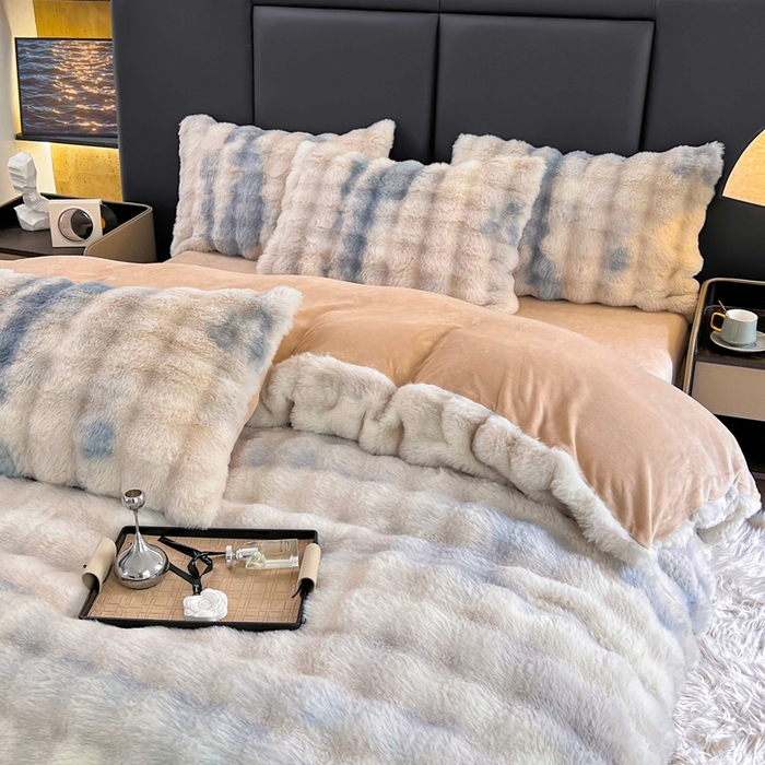 91家纺网 家纺一手货源 找家纺 金爱家 2025新品全消光牛奶绒A类纯色獭兔毛绒立体牛奶绒四件套 七彩泡泡蓝