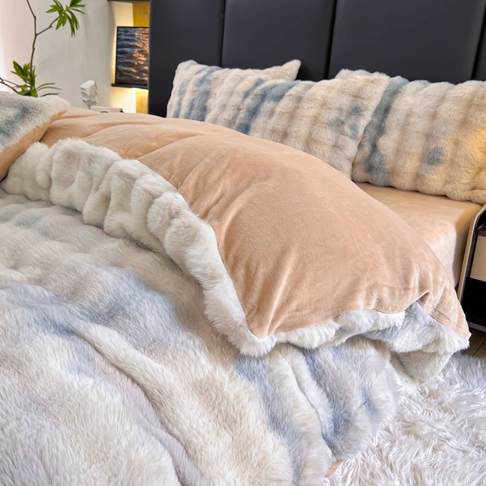 91家纺网 家纺一手货源 找家纺 金爱家 2025新品全消光牛奶绒A类纯色獭兔毛绒立体牛奶绒四件套 七彩泡泡蓝