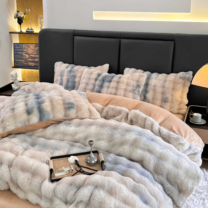 91家纺网 家纺一手货源 找家纺 金爱家 2025新品全消光牛奶绒A类纯色獭兔毛绒立体牛奶绒四件套 七彩泡泡蓝