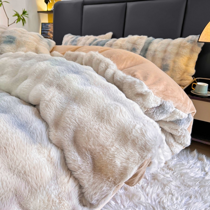 91家纺网 家纺一手货源 找家纺 金爱家 2025新品全消光牛奶绒A类纯色獭兔毛绒立体牛奶绒四件套 七彩泡泡蓝