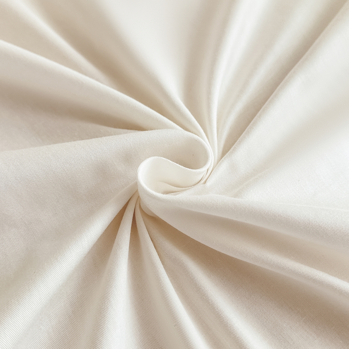 91家纺网 家纺一手货源 找家纺 摩妮卡 2025新款学生床笠上下铺全棉床笠三件套 高贵白