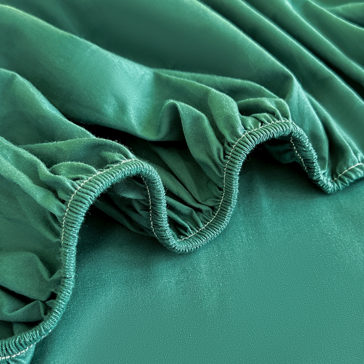 91家纺网 家纺一手货源 找家纺 摩妮卡 2025新款学生床笠上下铺全棉床笠三件套 墨绿色