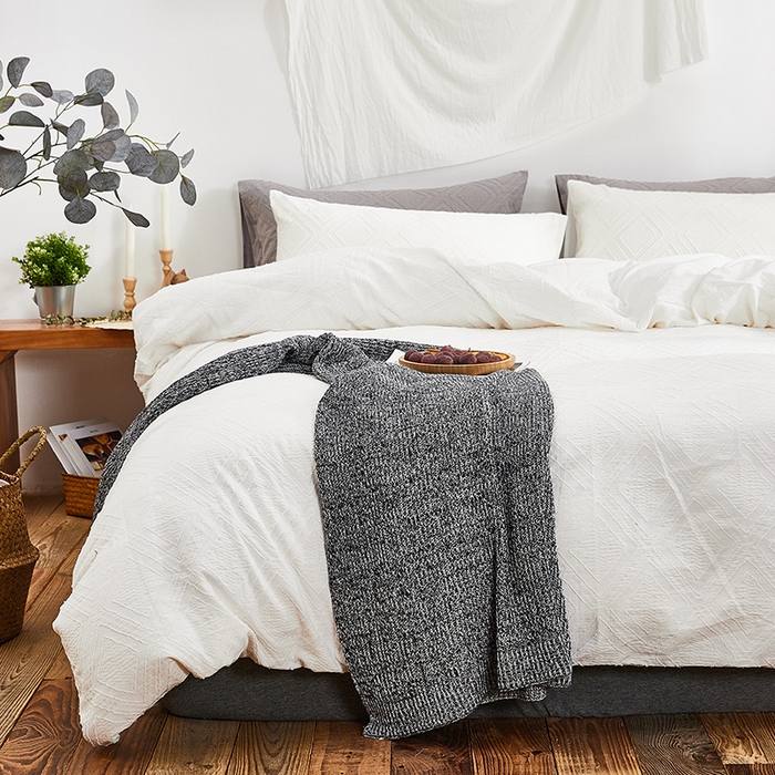 91家纺网 家纺一手货源 找家纺 贝尔 PELLHOME 日式北欧民宿大剪花水洗棉全棉四件套场景二（春节不打烊)（可抖音代发） 本白