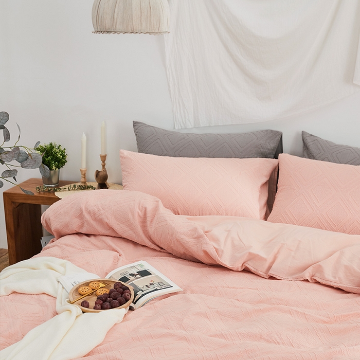 91家纺网 家纺一手货源 找家纺 贝尔 PELLHOME 日式北欧民宿大剪花水洗棉全棉四件套场景二（春节不打烊)（可抖音代发） 粉色