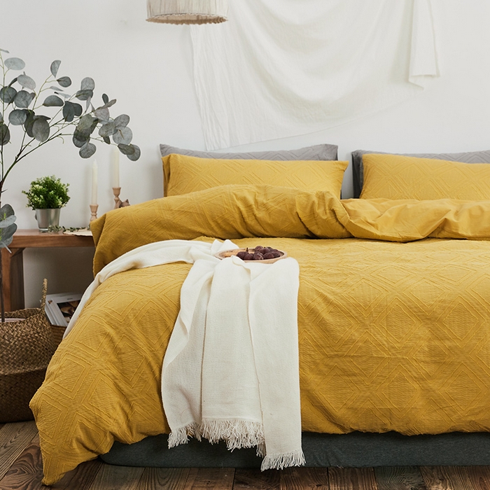 91家纺网 家纺一手货源 找家纺 贝尔 PELLHOME 日式北欧民宿大剪花水洗棉全棉四件套场景二（春节不打烊)（可抖音代发） 黄色