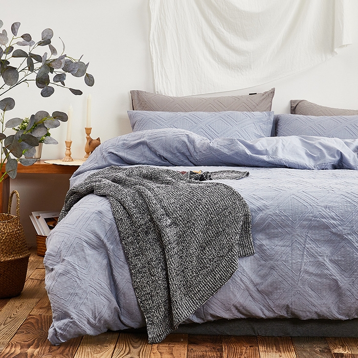 91家纺网 家纺一手货源 找家纺 贝尔 PELLHOME 日式北欧民宿大剪花水洗棉全棉四件套场景二（春节不打烊)（可抖音代发） 蓝色