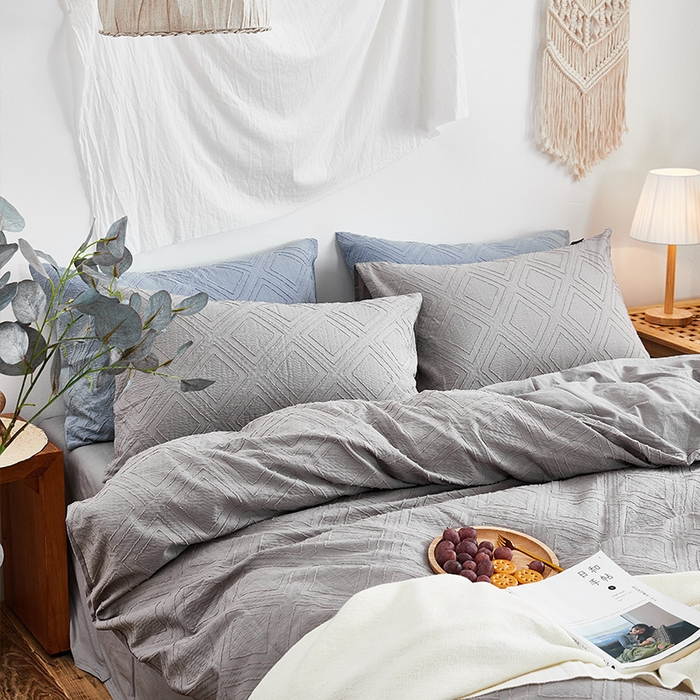 91家纺网 家纺一手货源 找家纺 贝尔 PELLHOME 日式北欧民宿大剪花水洗棉全棉四件套场景二（春节不打烊)（可抖音代发） 浅灰