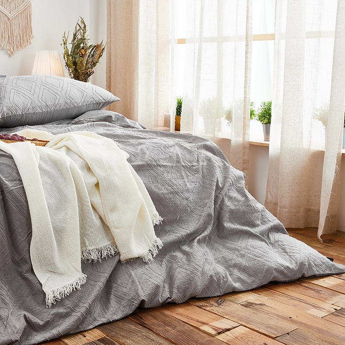 91家纺网 家纺一手货源 找家纺 贝尔 PELLHOME 日式北欧民宿大剪花水洗棉全棉四件套场景二（春节不打烊)（可抖音代发） 浅灰