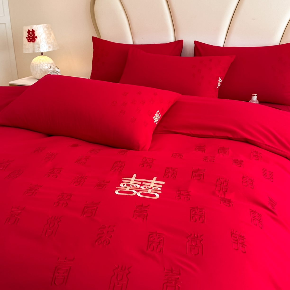 91家纺网 家纺一手货源 找家纺 火麒麟家纺 2025新款亲肤棉婚庆刺绣四件套 爱意满满