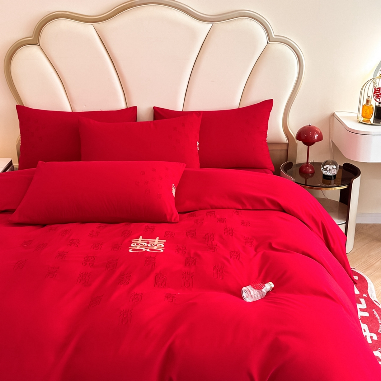 91家纺网 家纺一手货源 找家纺 火麒麟家纺 2025新款亲肤棉婚庆刺绣四件套 爱意满满