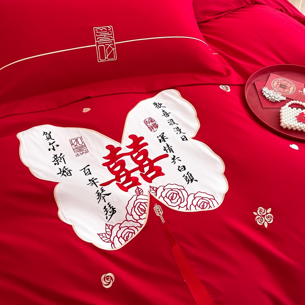 91家纺网 家纺一手货源 找家纺 火麒麟家纺 2025新款亲肤棉婚庆刺绣四件套 蝶恋花