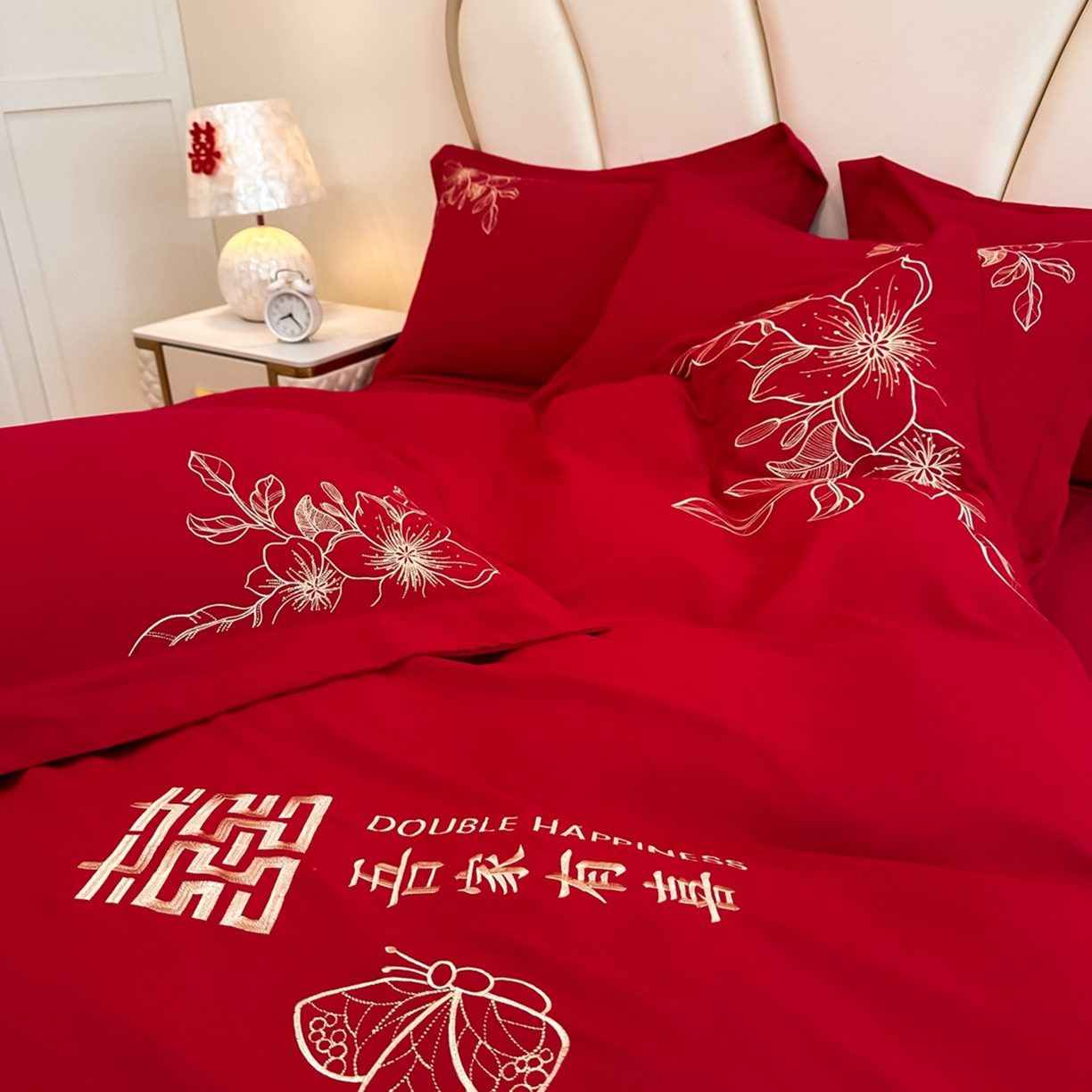 91家纺网 家纺一手货源 找家纺 火麒麟家纺 2025新款亲肤棉婚庆刺绣四件套 锦上添花