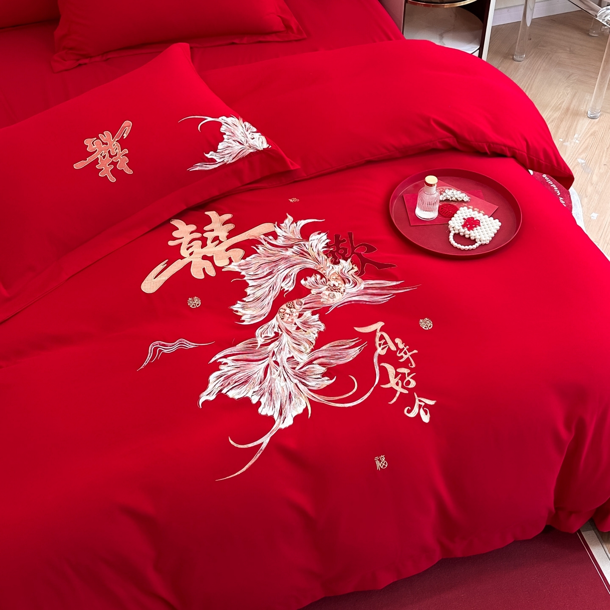 91家纺网 家纺一手货源 找家纺 火麒麟家纺 2025新款亲肤棉婚庆刺绣四件套 锦有你