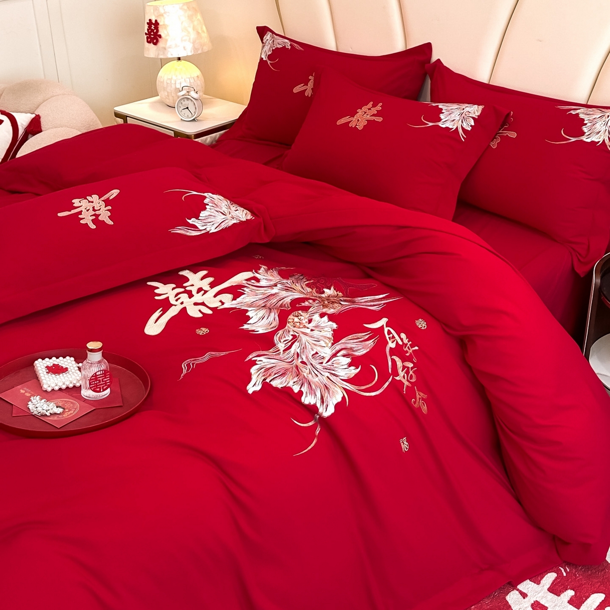 91家纺网 家纺一手货源 找家纺 火麒麟家纺 2025新款亲肤棉婚庆刺绣四件套 锦有你