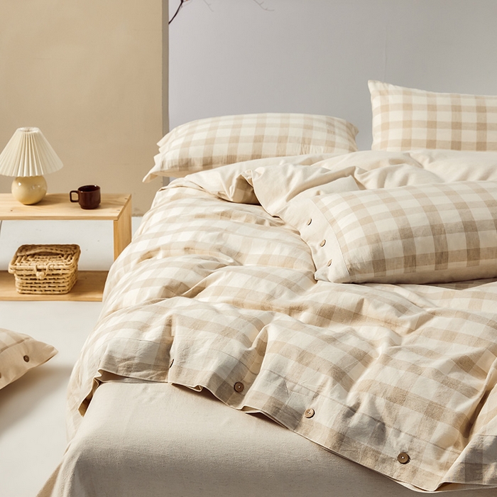 91家纺网 家纺一手货源 找家纺 （总）贝尔 PELLHOME 简约格子纽扣棉麻透气舒适亚麻四件套床单被套场景一（可抖音代发）
