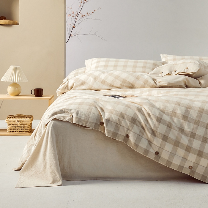 91家纺网 家纺一手货源 找家纺 （总）贝尔 PELLHOME 简约格子纽扣棉麻透气舒适亚麻四件套床单被套场景一（可抖音代发）