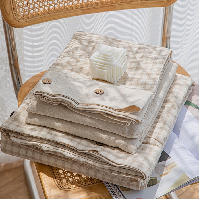 91家纺网 家纺一手货源 找家纺 贝尔 PELLHOME 简约格子纽扣棉麻透气舒适亚麻四件套床单被套场景二（可抖音代发） 星格咖