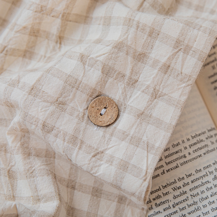 91家纺网 家纺一手货源 找家纺 贝尔 PELLHOME 简约格子纽扣棉麻透气舒适亚麻四件套床单被套场景二（可抖音代发） 星格咖