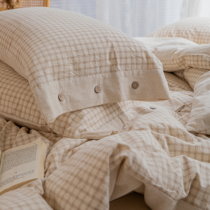 91家纺网 家纺一手货源 找家纺 贝尔 PELLHOME 简约格子纽扣棉麻透气舒适亚麻四件套床单被套场景二（可抖音代发） 星格咖