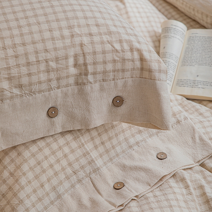 91家纺网 家纺一手货源 找家纺 贝尔 PELLHOME 简约格子纽扣棉麻透气舒适亚麻四件套床单被套场景二（可抖音代发） 星格咖