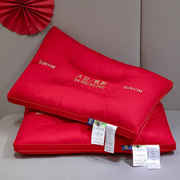 91家纺网 家纺一手货源 找家纺 （总）仁宇枕业 2025新款新品 大红婚庆结婚庆婚礼喜庆情侣枕头大红大豆乳胶功能枕头枕芯