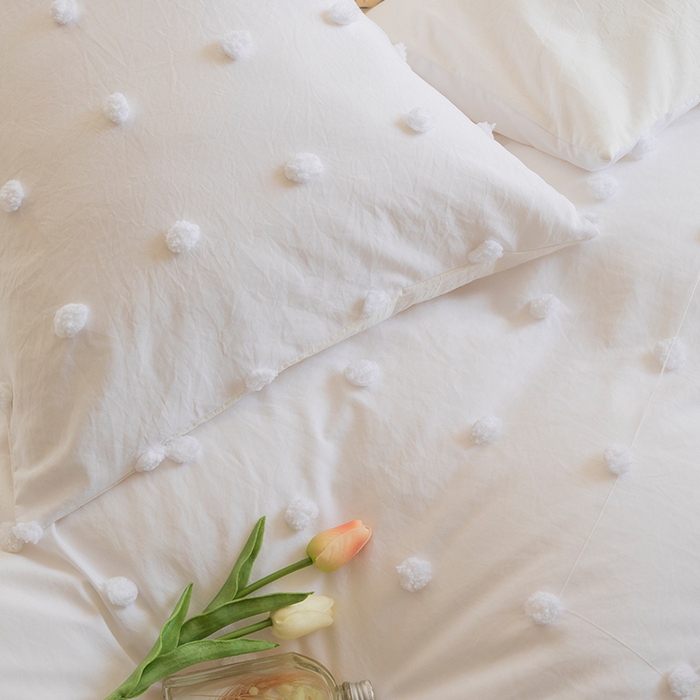 91家纺网 家纺一手货源 找家纺 贝尔 PELLHOME 复古风毛球剪花日式简约套件全棉水洗棉纯素色四件套（春节不打烊) 球球-奶白