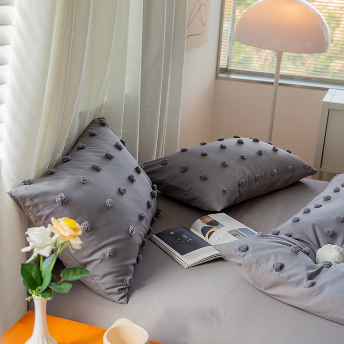 91家纺网 家纺一手货源 找家纺 贝尔 PELLHOME 复古风毛球剪花日式简约套件全棉水洗棉纯素色四件套（春节不打烊) 球球-绅士灰