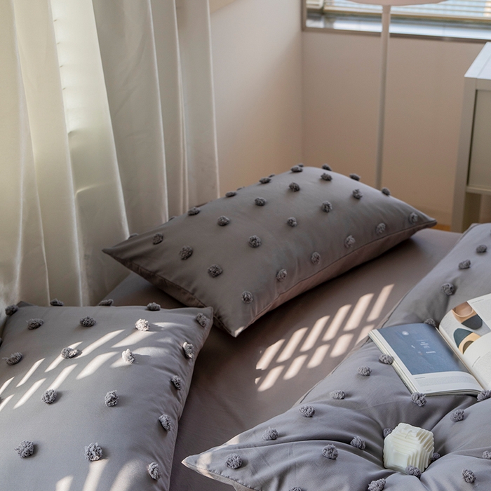 91家纺网 家纺一手货源 找家纺 贝尔 PELLHOME 复古风毛球剪花日式简约套件全棉水洗棉纯素色四件套（春节不打烊) 球球-绅士灰