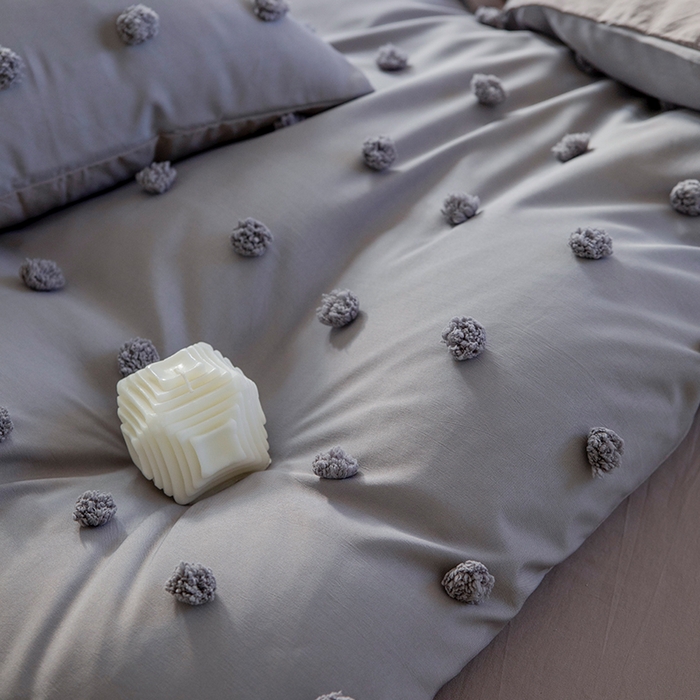 91家纺网 家纺一手货源 找家纺 贝尔 PELLHOME 复古风毛球剪花日式简约套件全棉水洗棉纯素色四件套（春节不打烊) 球球-绅士灰