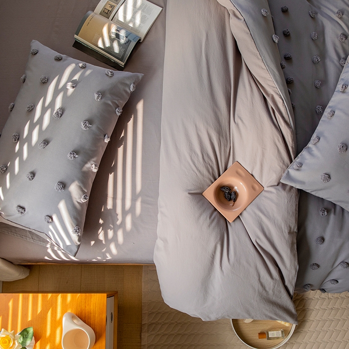 91家纺网 家纺一手货源 找家纺 贝尔 PELLHOME 复古风毛球剪花日式简约套件全棉水洗棉纯素色四件套（春节不打烊) 球球-绅士灰