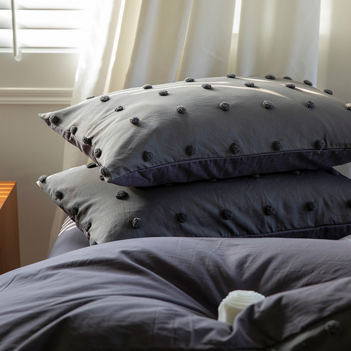 91家纺网 家纺一手货源 找家纺 贝尔 PELLHOME 复古风毛球剪花日式简约套件全棉水洗棉纯素色四件套（春节不打烊) 球球-深灰