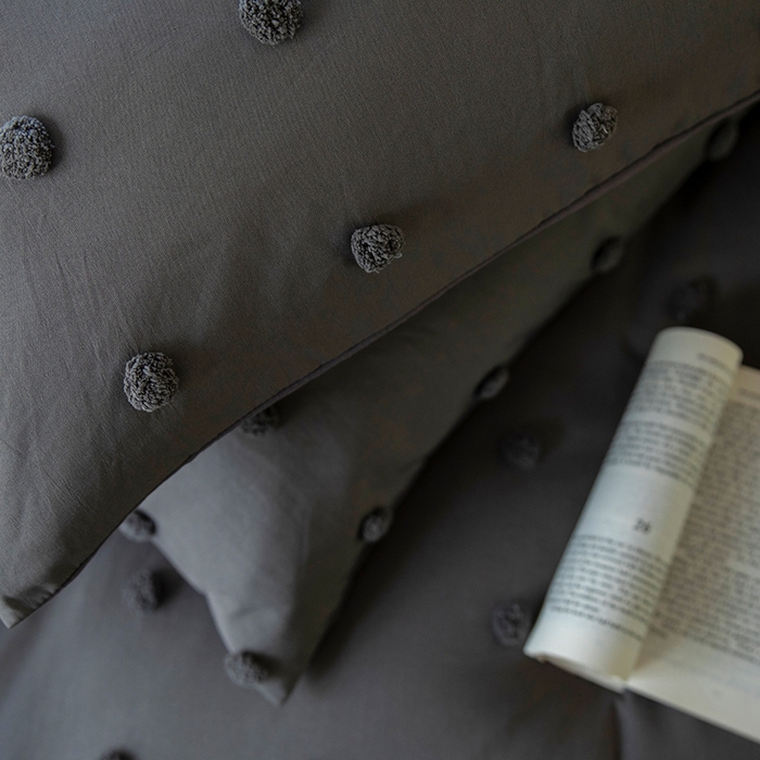 91家纺网 家纺一手货源 找家纺 贝尔 PELLHOME 复古风毛球剪花日式简约套件全棉水洗棉纯素色四件套（春节不打烊) 球球-深灰