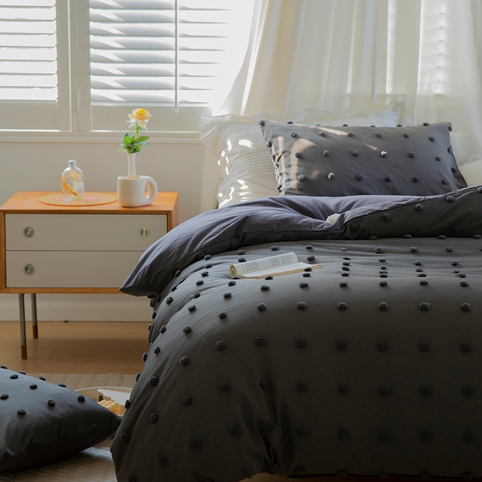 91家纺网 家纺一手货源 找家纺 贝尔 PELLHOME 复古风毛球剪花日式简约套件全棉水洗棉纯素色四件套（春节不打烊) 球球-深灰