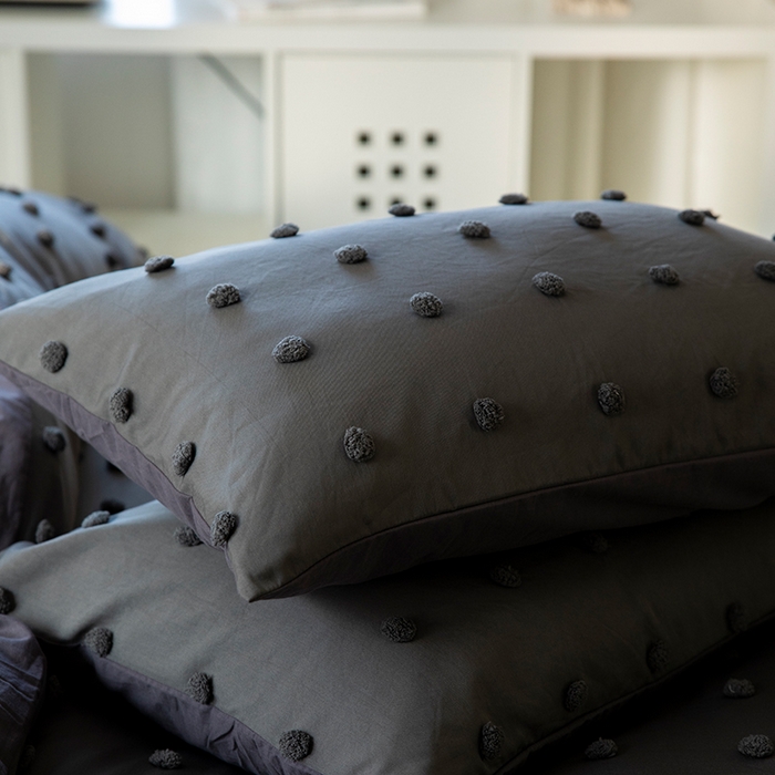 91家纺网 家纺一手货源 找家纺 贝尔 PELLHOME 复古风毛球剪花日式简约套件全棉水洗棉纯素色四件套（春节不打烊) 球球-深灰