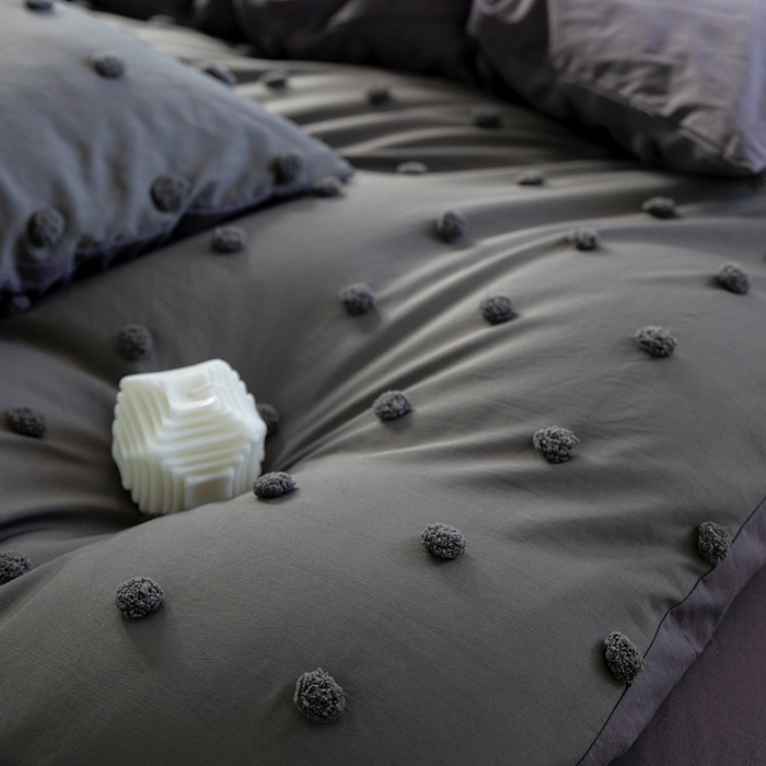 91家纺网 家纺一手货源 找家纺 贝尔 PELLHOME 复古风毛球剪花日式简约套件全棉水洗棉纯素色四件套（春节不打烊) 球球-深灰
